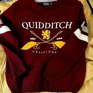 Quidditch sweater size s